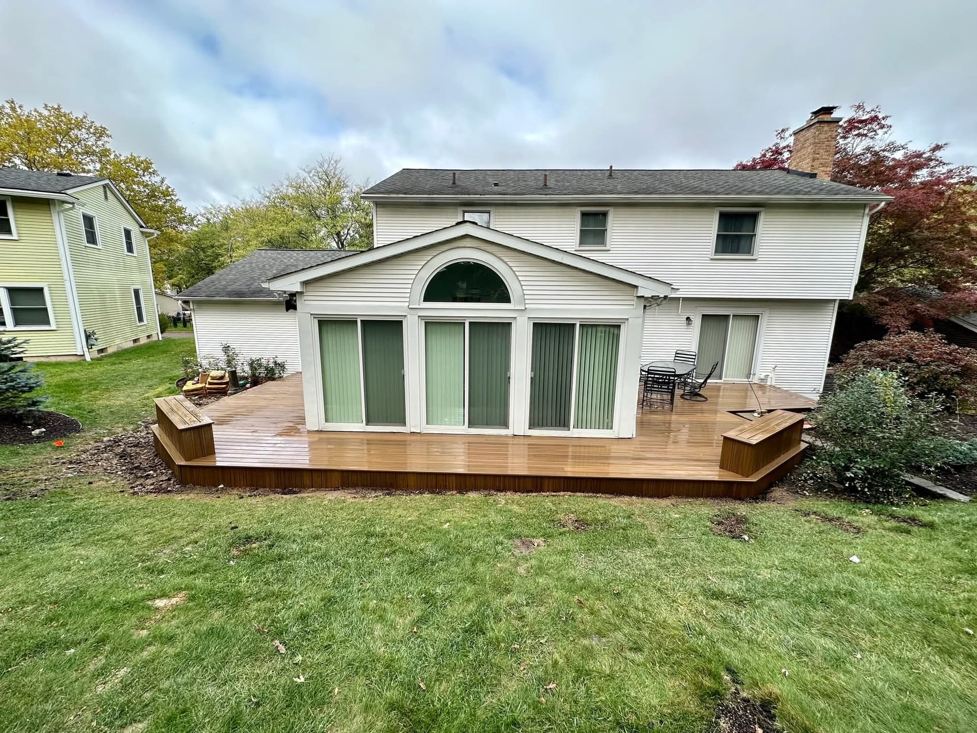 Deck Builds That Actually Work for Your Outdoor Space image